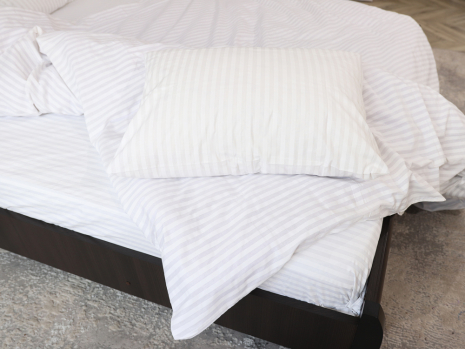 Полуторный набор постельного белья 150*220 из Страйп Сатина №54321