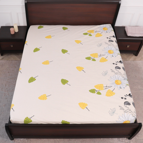 Простынь на резинке (160*200*25) бежевая с цветочным принтом №667115
