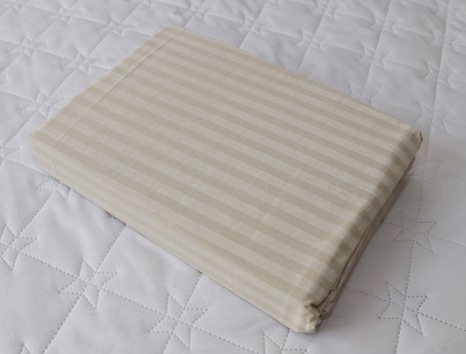 Простынь на резинке (90*200*25) кремовая в полоску №10023