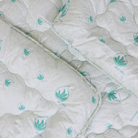 Двуспальное одеяло микрофибра/холлофайбер (Алоэ Вера)