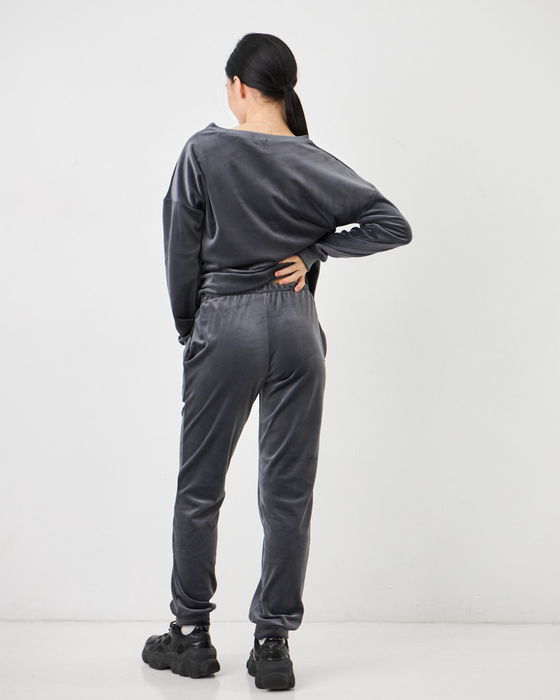 Жіночий велюровий костюм (Розмір M) графітовий №20222150