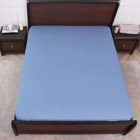 Простынь на резинке (140*200*25) голубая полоска №2025