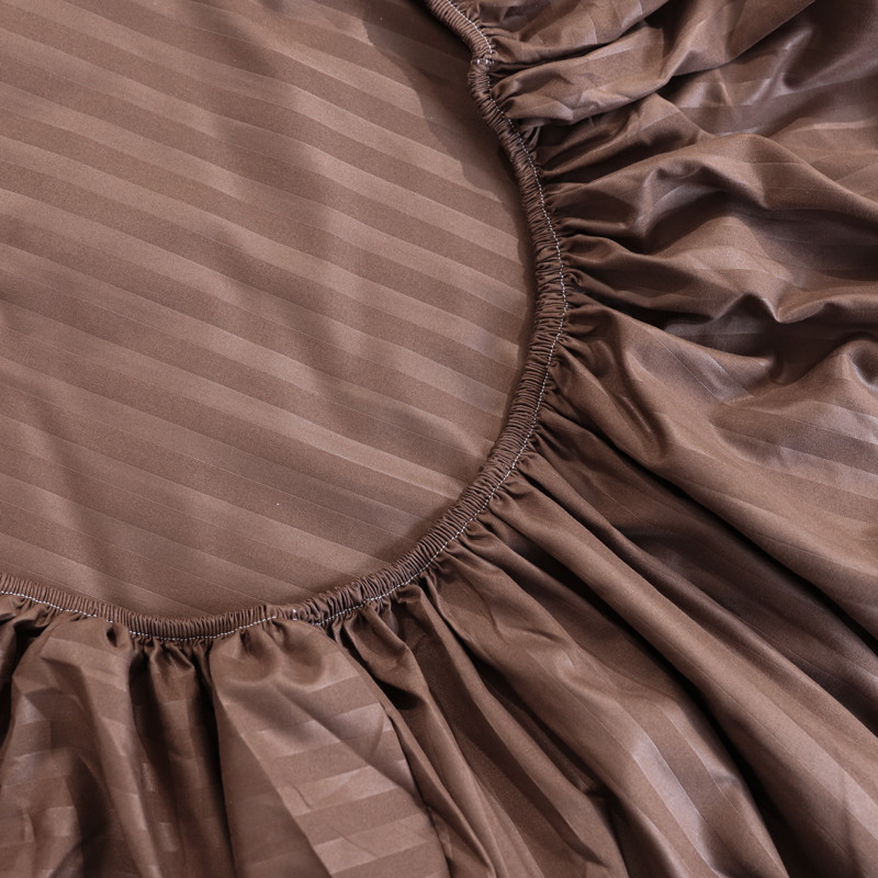 Простынь на резинке (160*200*25) коричневая полоска №1222