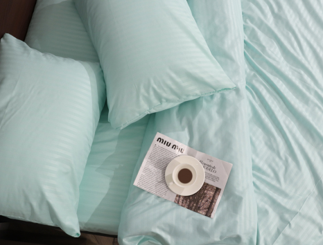 Сімейний набір постільної білизни 240*220 із мікрофібри в смужку №2060016 Черешенка™