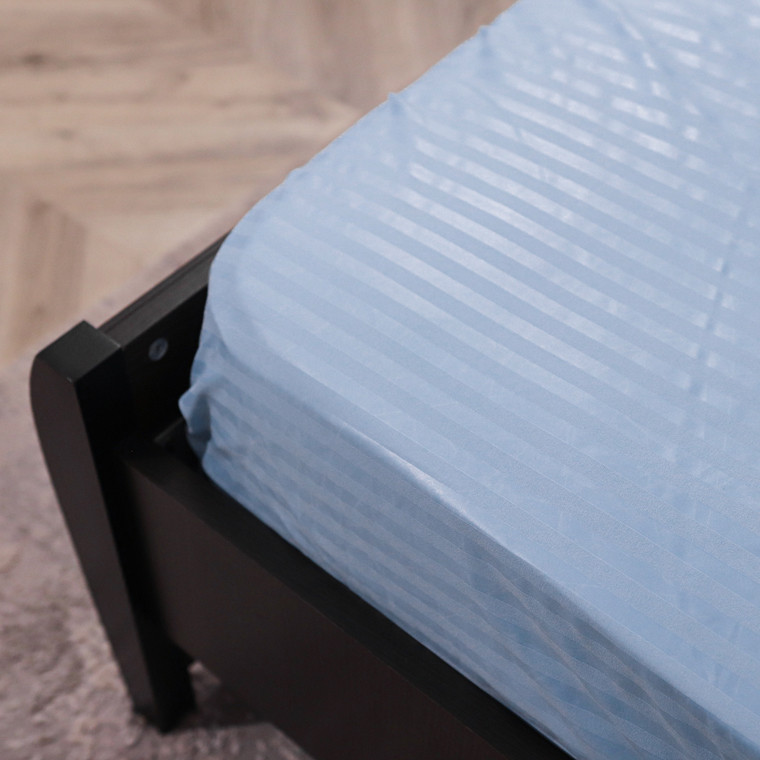 Простынь на резинке (140*200*25) голубая полоска №3120