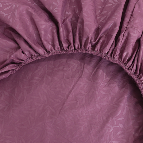 Простынь на резинке (140*200*25) с веточками на бордовом №9949