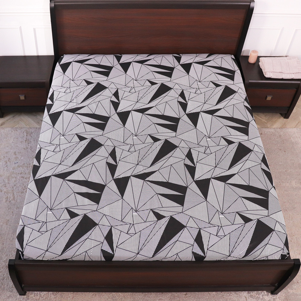 Простынь на резинке (90*200*25) серая с геометрическим принтом №665091