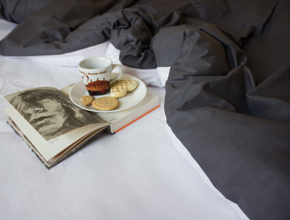 Сімейний набір однотонної постільної білизни із Бязі "Gold" №15749AB Черешенька™