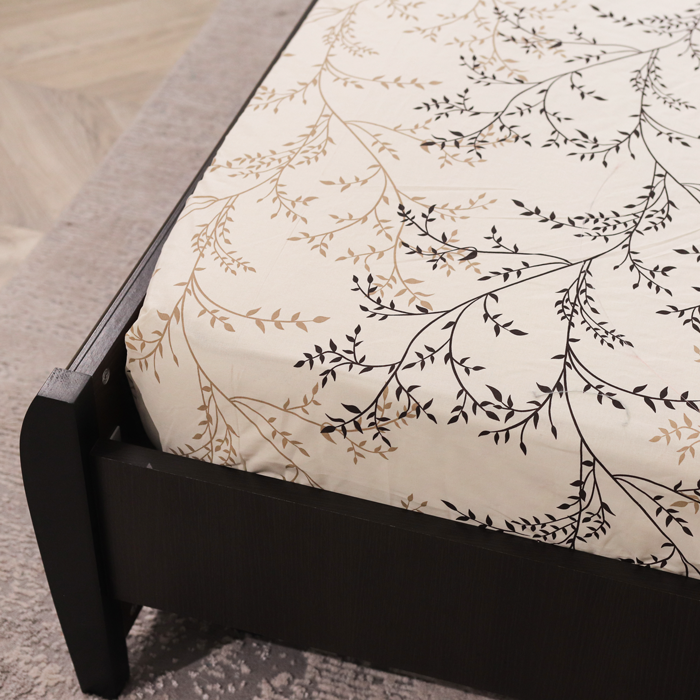 Простынь на резинке (90*200*25) бежевая с растительным принтом №663307