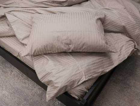 Полуторний набір постільної білизни 150*220 з Страйп Сатину №540906