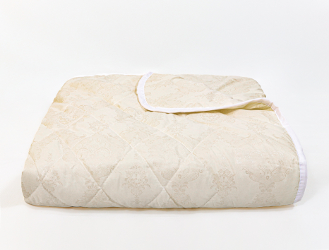 Двуспальное летнее одеяло микрофибра/синтепон №41065