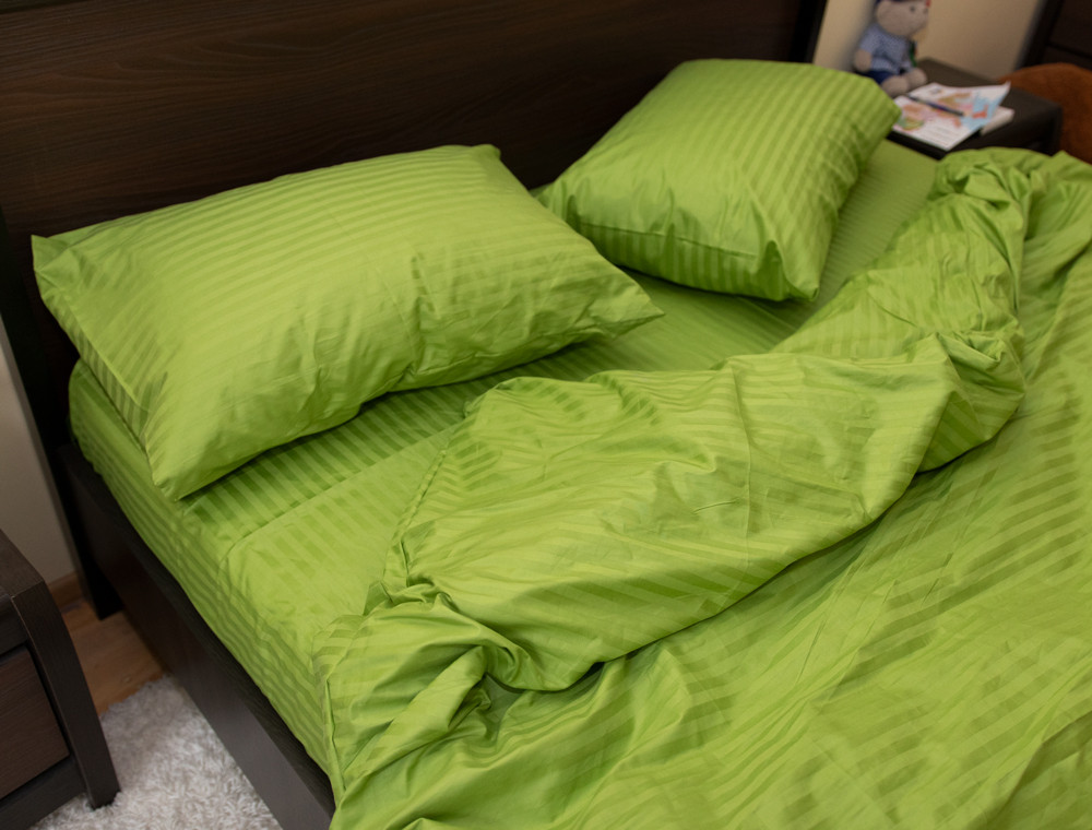 Полуторный набор постельного белья 150*220 из Страйп Сатина №50999 Черешенка™