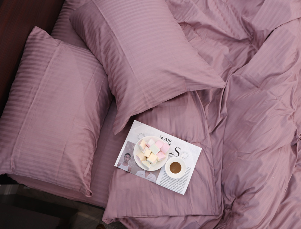 Двуспальный набор постельного белья 180*220 из Страйп Сатина №541511