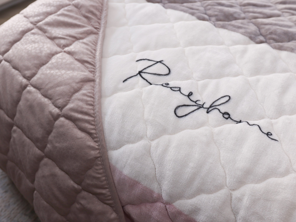 Полуторне флісове стьобане покривало №55077R