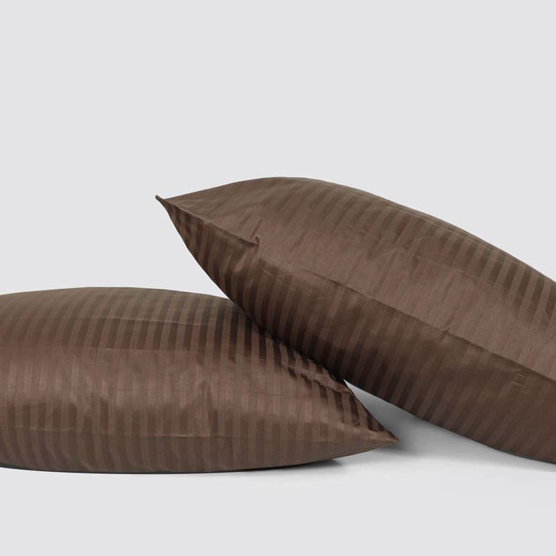 Сімейний набір постільної білизни з Страйп Сатину з простирадлом на резинці №551312