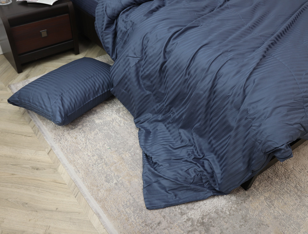 Полуторний набір постільної білизни 150*220 з Страйп Сатину №543928