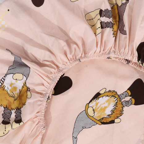 Простынь на резинке (180*200*25) бежевая с новогодним принтом №661803