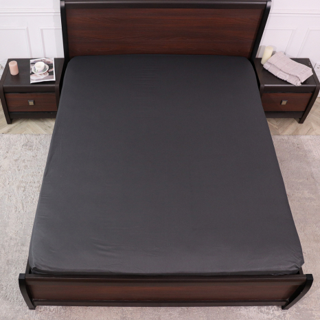 Простыня на резинке (90*200*25) геометрия на сером №1717