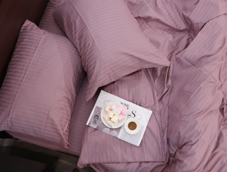 Евро макси набор постельного белья 200*220 из Страйп Сатина с простыней на резинке №551511