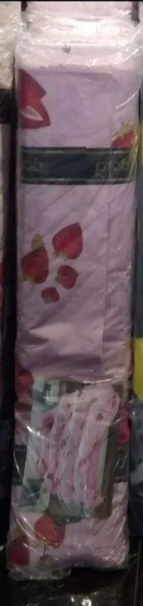 Ткань для постельного белья Бязь "Gold" Lux "Клубника" GL4042