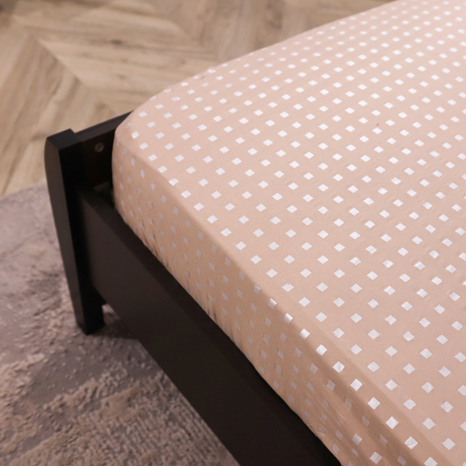 Простирадло на резинці (140*200*25) дрібні квадрати на бежевому №2702