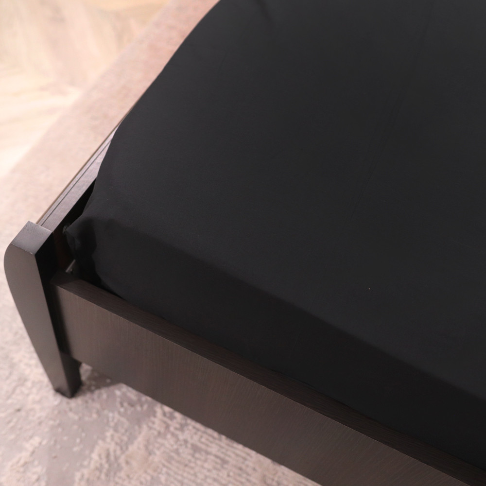 Простынь на резинке (160*200*25) черного цвета №662032