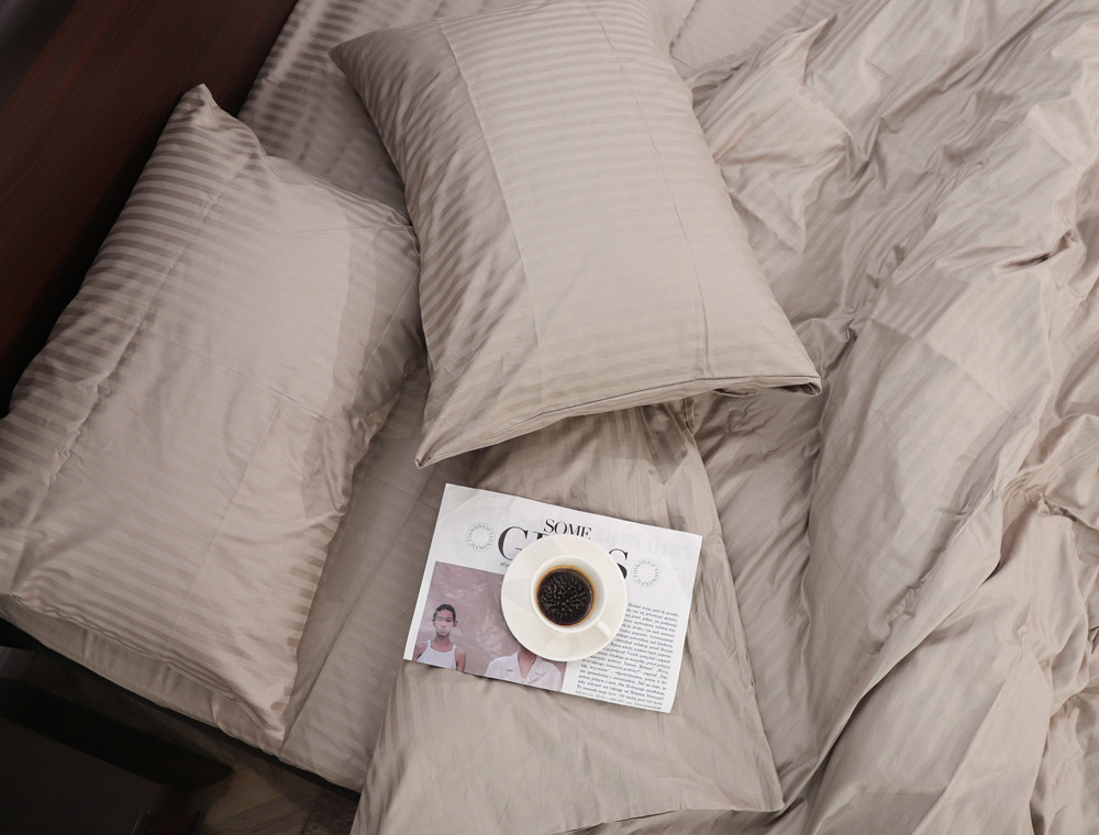 Двоспальний набір постільної білизни 180*220 з Страйп Сатину №540906