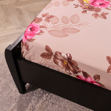 Простынь на резинке (160*200*25) бежевая с цветочным принтом №665090 