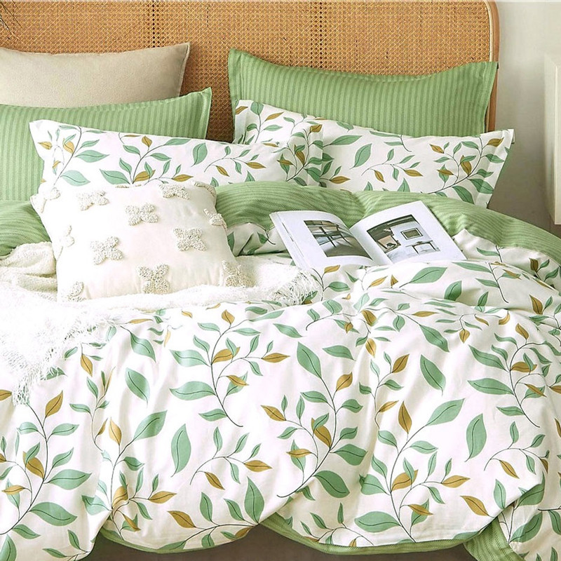 Сімейний набір постільної білизни із Бязі "Gold" з простирадлом на резинці №145008AB Черешенка™