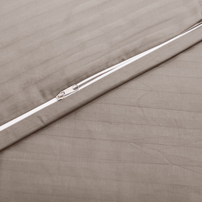 Двоспальний набір постільної білизни 180*220 з Страйп Сатину №540906