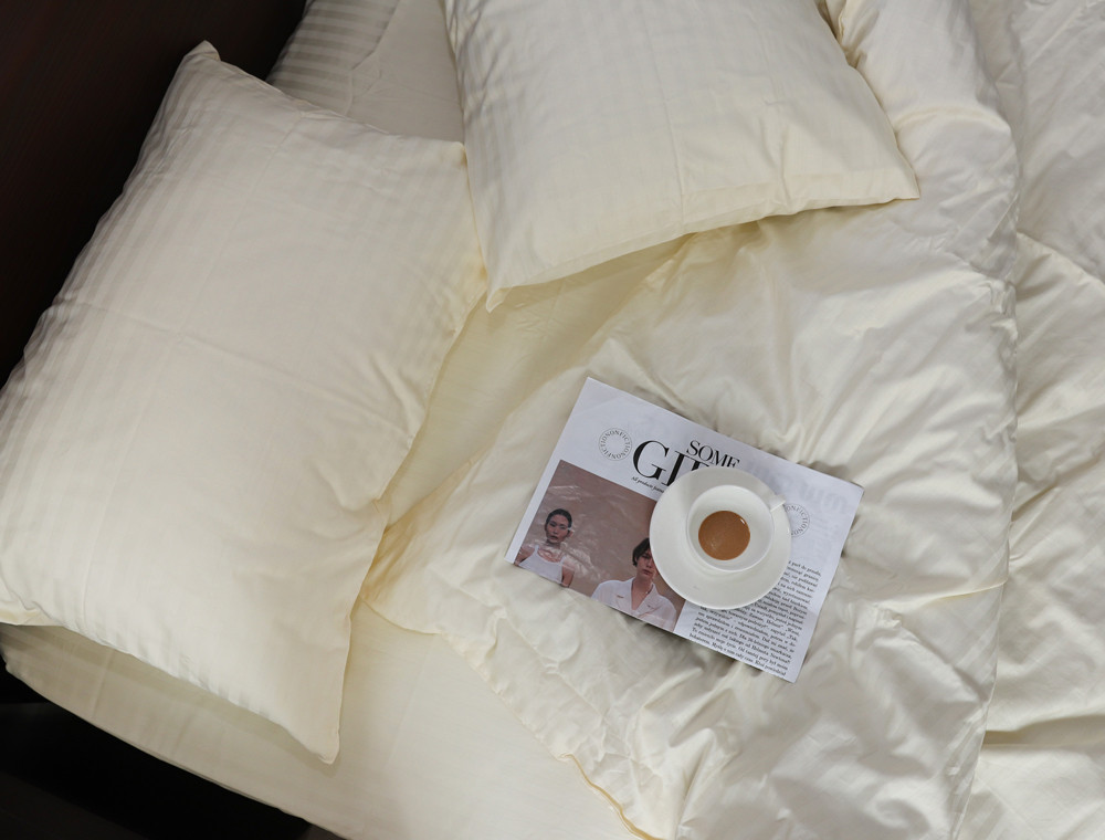 Евро макси набор постельного белья 200*220 из Страйп Сатина №11-0507 Черешенка™