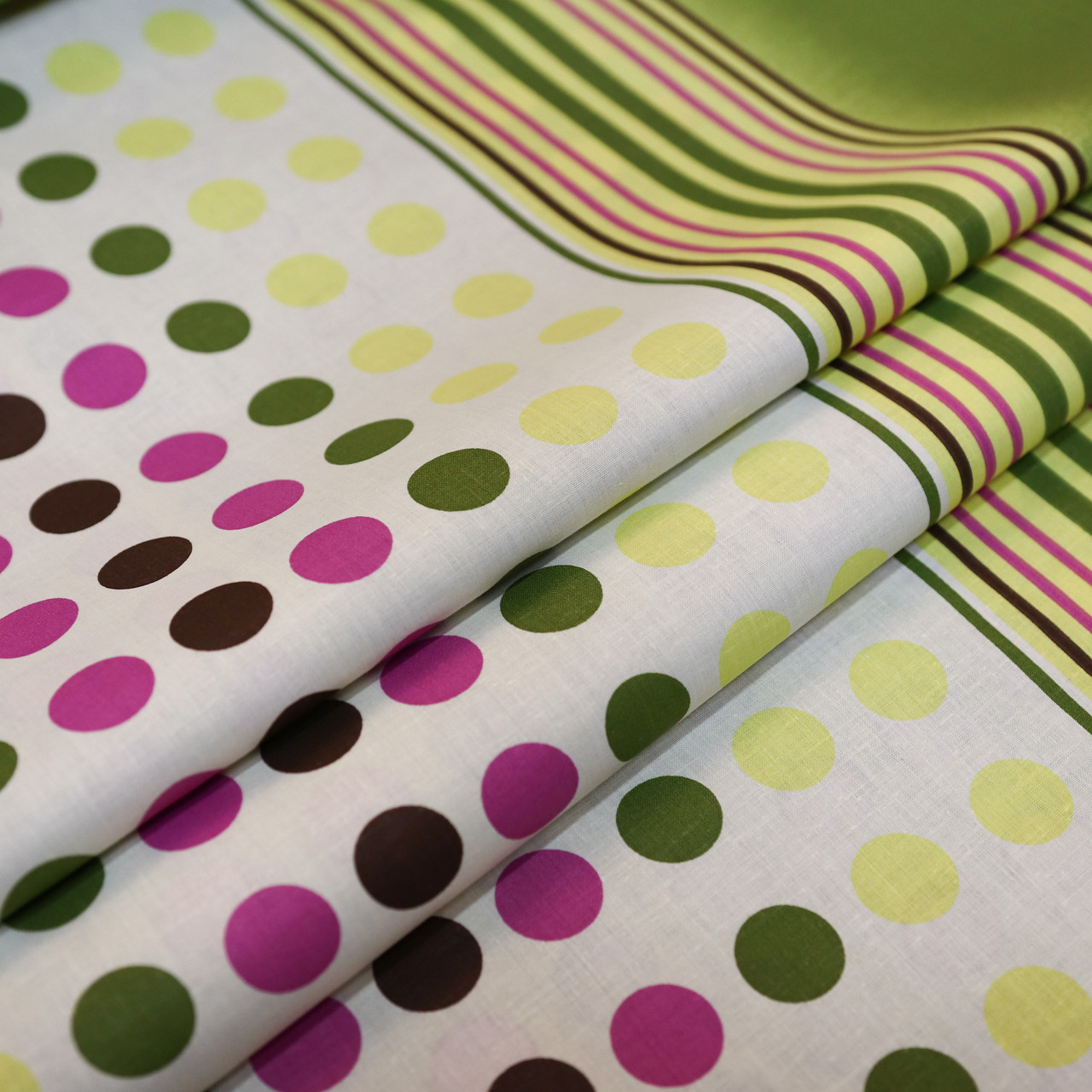 Ткань для постельного белья Бязь "Gold" Lux "Радужный горошек" GL829