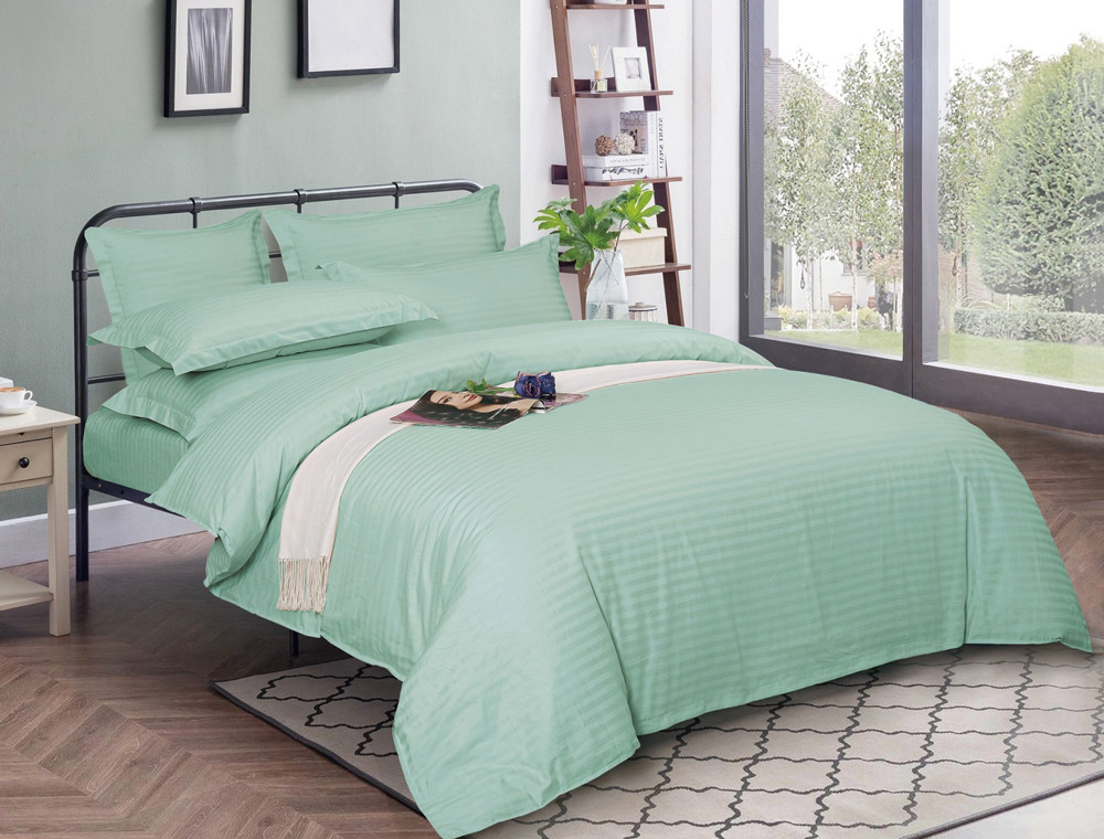 Сімейний набір постільної білизни з Страйп Сатину з простирадлом на резинці №555507