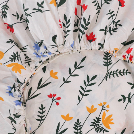 Простынь на резинке (160*200*25) белая с цветочным принтом №661502