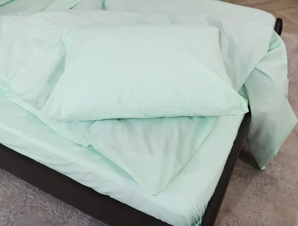 Сімейний набір однотонної постільної білизни із Бязі "Gold" №151053 Черешенька™