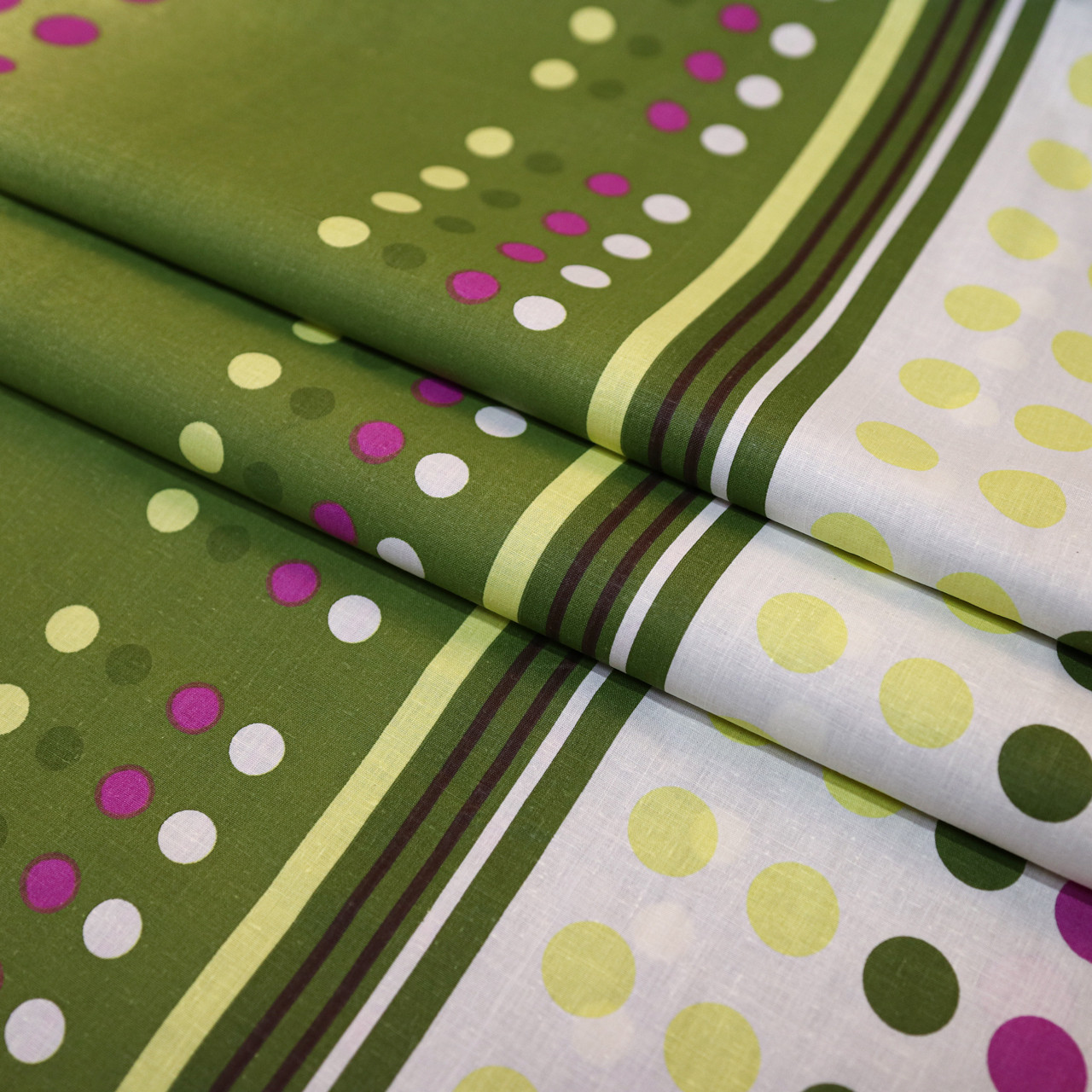 Ткань для постельного белья Бязь "Gold" Lux "Радужный горошек" GL829