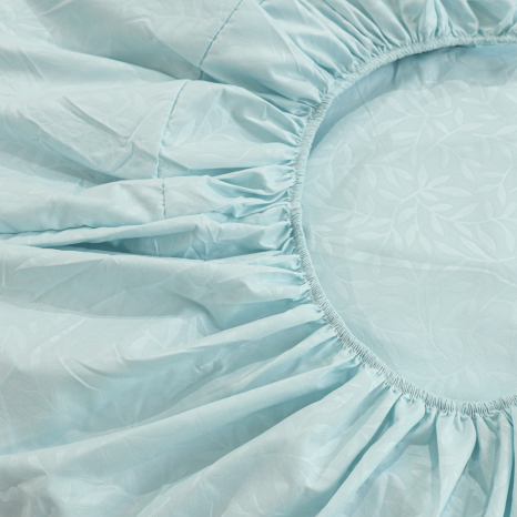 Простынь на резинке (90*200*25) с веточками на  голубом №9940