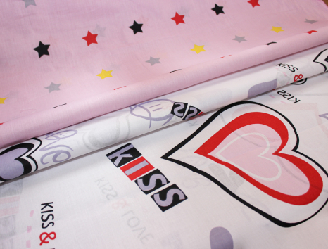 Тканина для постільної білизни Бязь "Gold" Lux "Кохання з поцілунком" GL2970 (A+B) - (50м+50м)