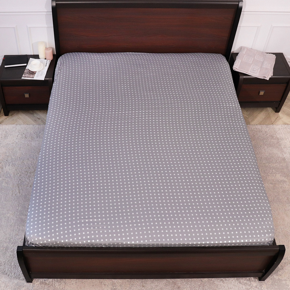 Простынь на резинке (160*200*25) мелкие квадраты на сером  №2701