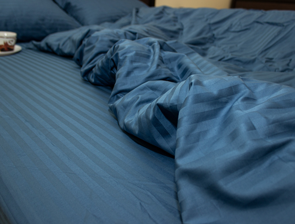 Євро-максі набір постільної білизни 200*220 зі Страйп Сатину №544032 KRISPOL™