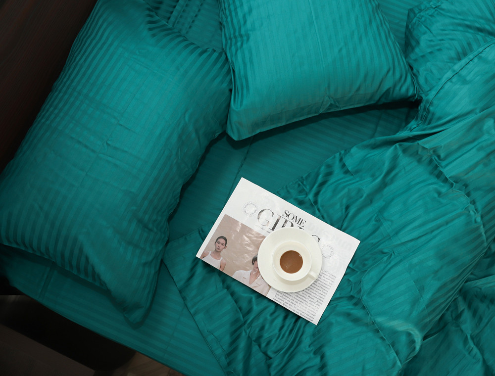 Сімейний набір постільної білизни зі Страйп Сатину №18-4728 Черешенка™