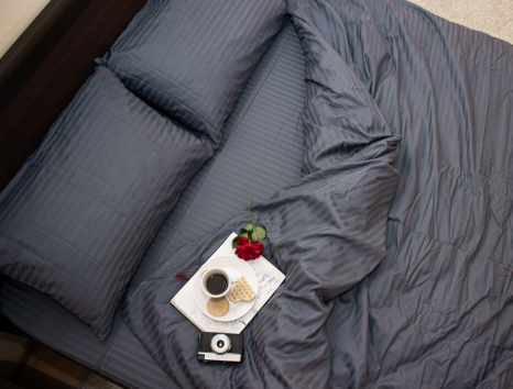 Сімейний набір постільної білизни зі Страйп Сатину №543916 KRISPOL™