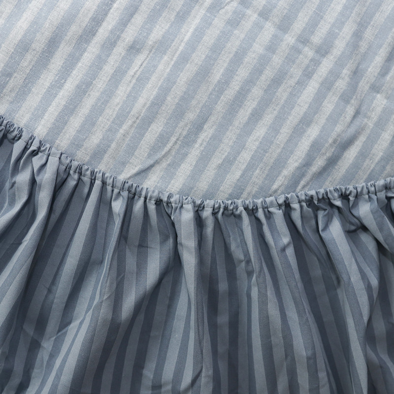 Простынь на резинке (90*200*25) в полоску серо-голубая №10061