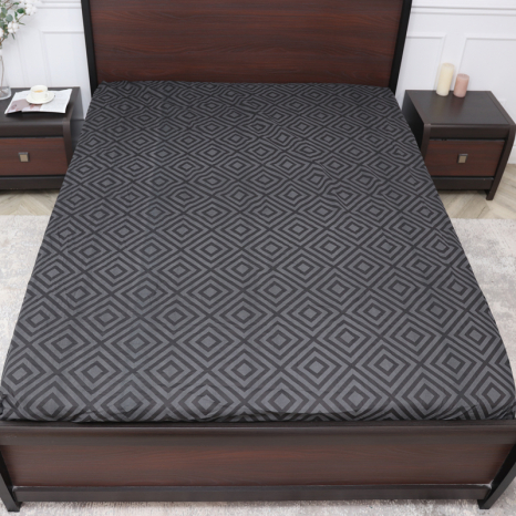 Простынь на резинке (90*200*25) чёрный ромб №132