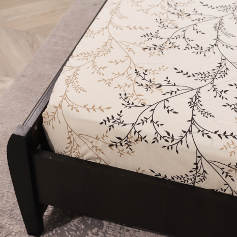 Простирадло на резинці (140*200*25) бежеве з рослинним принтом №663307