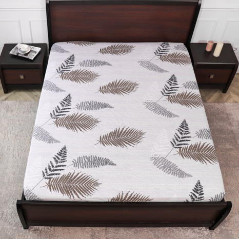 Простынь на резинке (90*200*25) серая с растительным принтом №663309