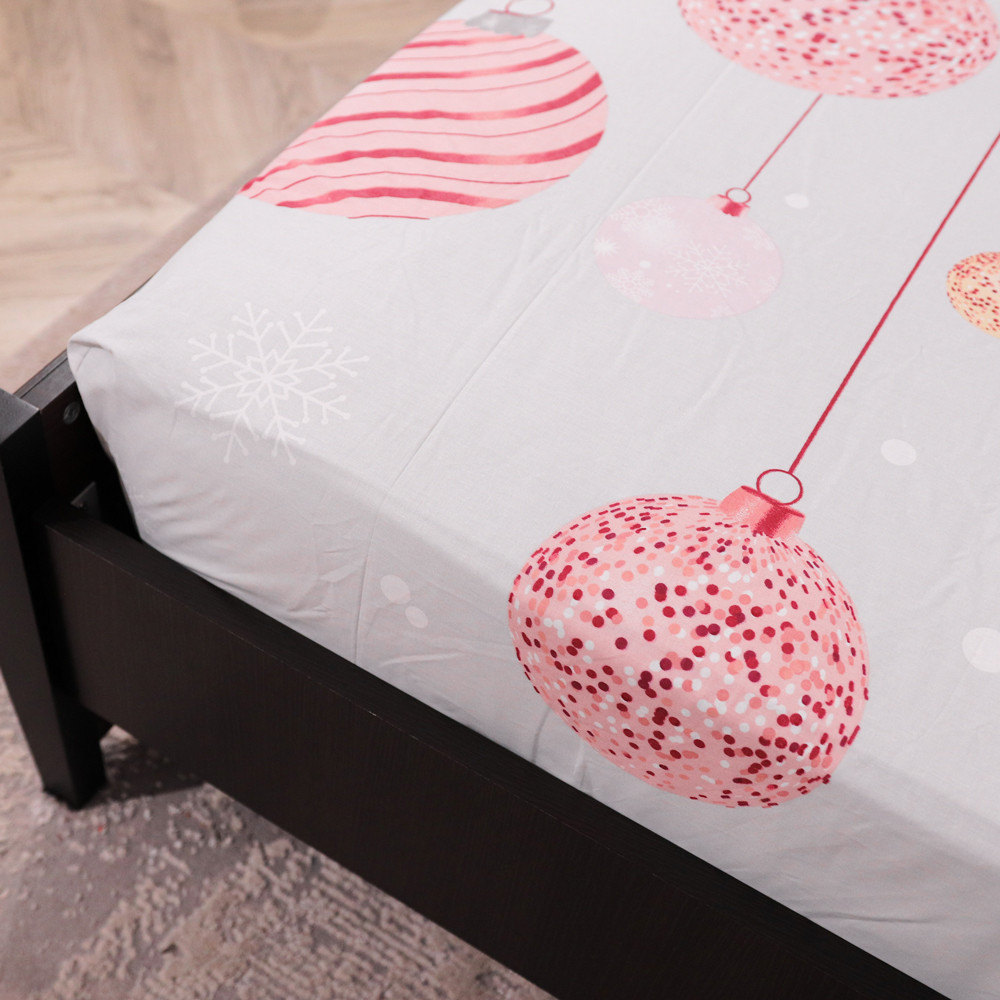 Простыня на резинке (90*200*25) серая с новогодним принтом №661132