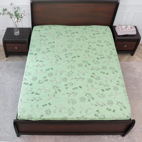 Простынь на резинке (160*200*25) зеленого цвета с цветочным принтом №661843