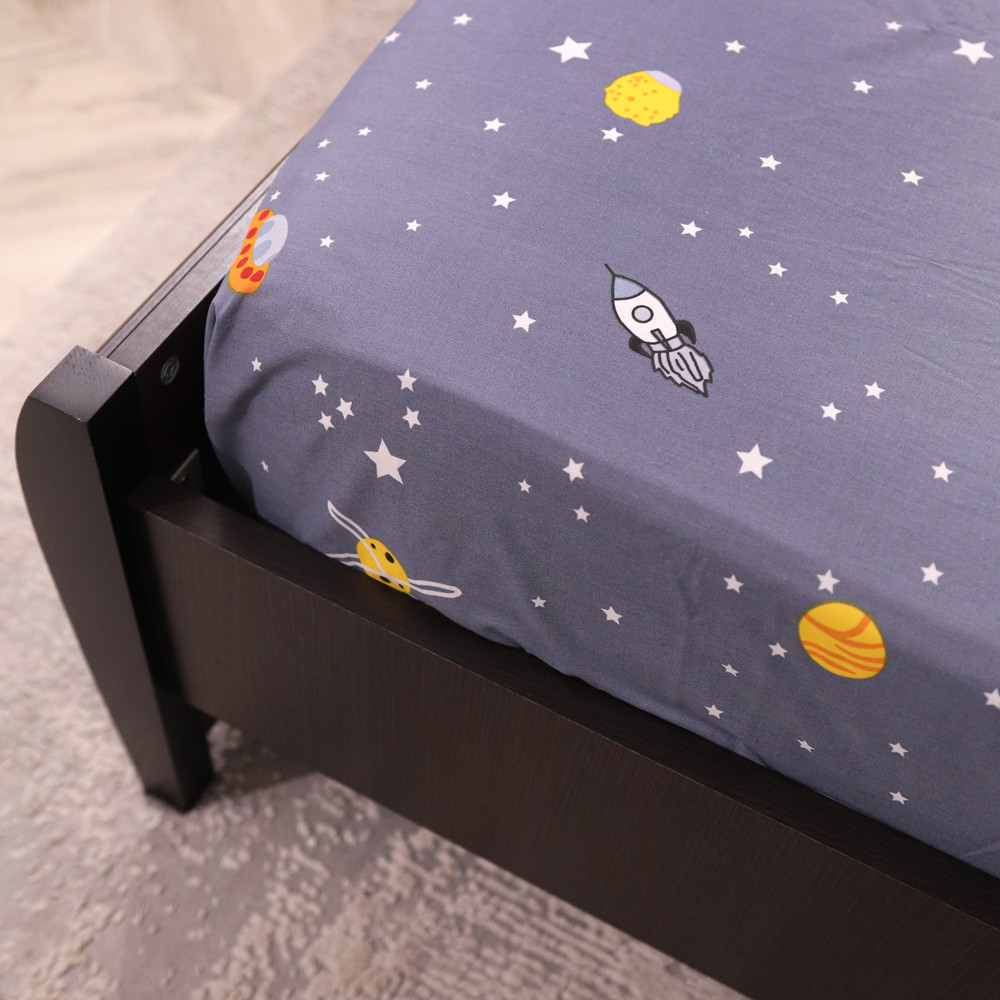 Простирадло на резинці (160*200*25) синє з принтом космос №668171