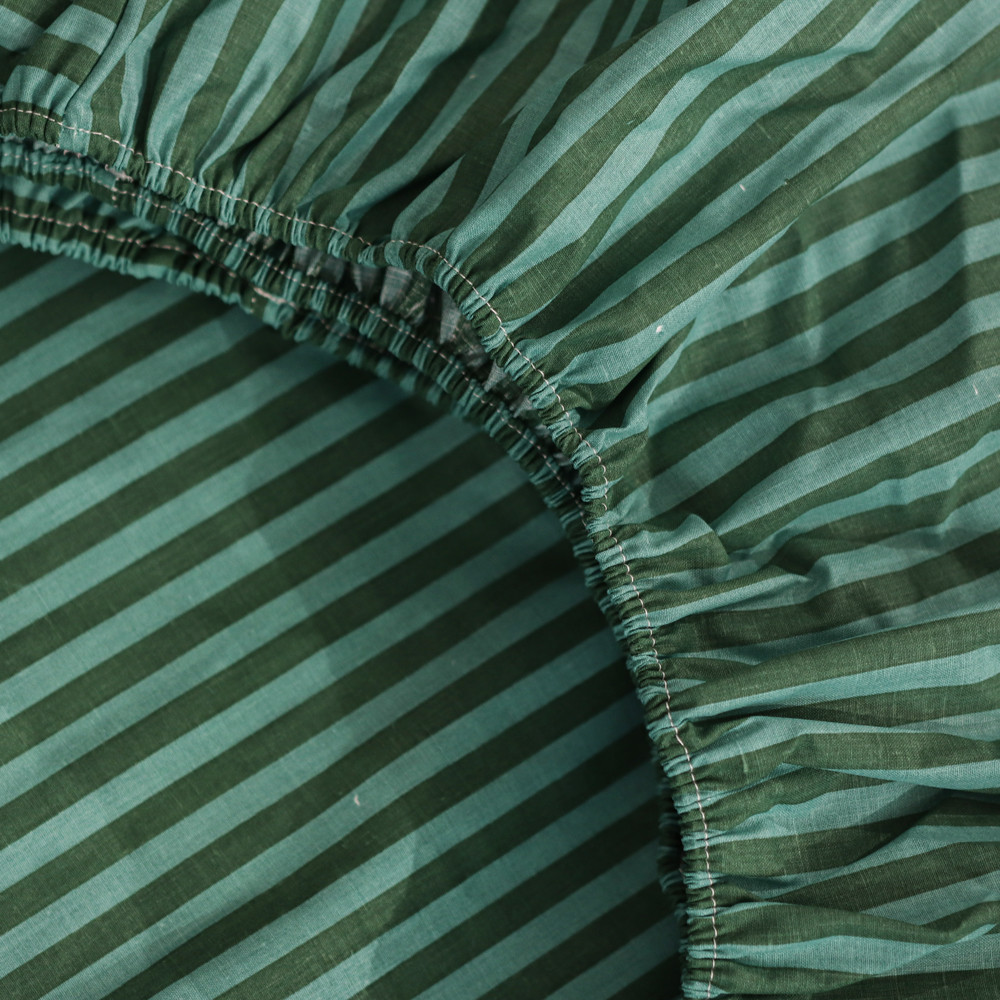 Простынь на резинке (140*200*25) зелёная в полоску   №6614300